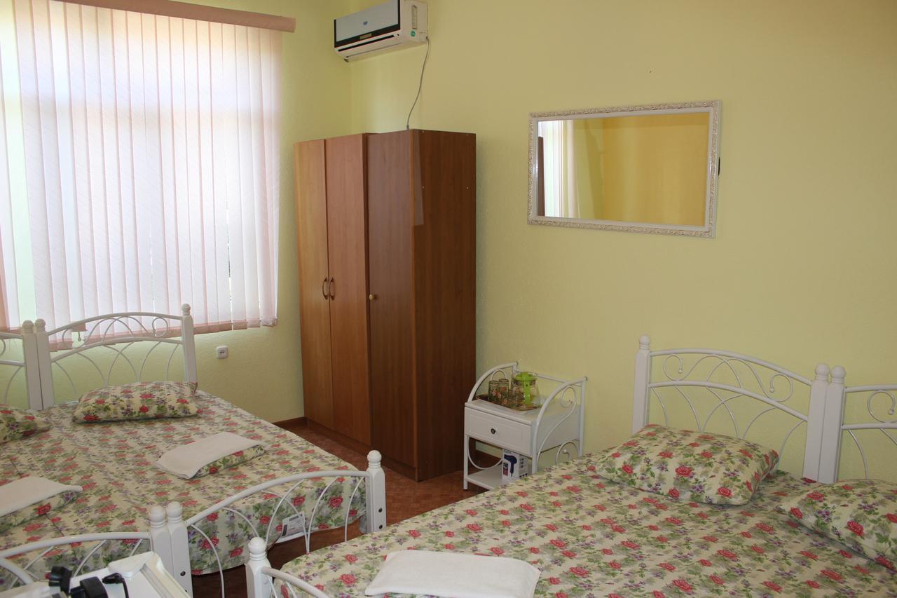 Emiliya Guest House กากรา ภายนอก รูปภาพ