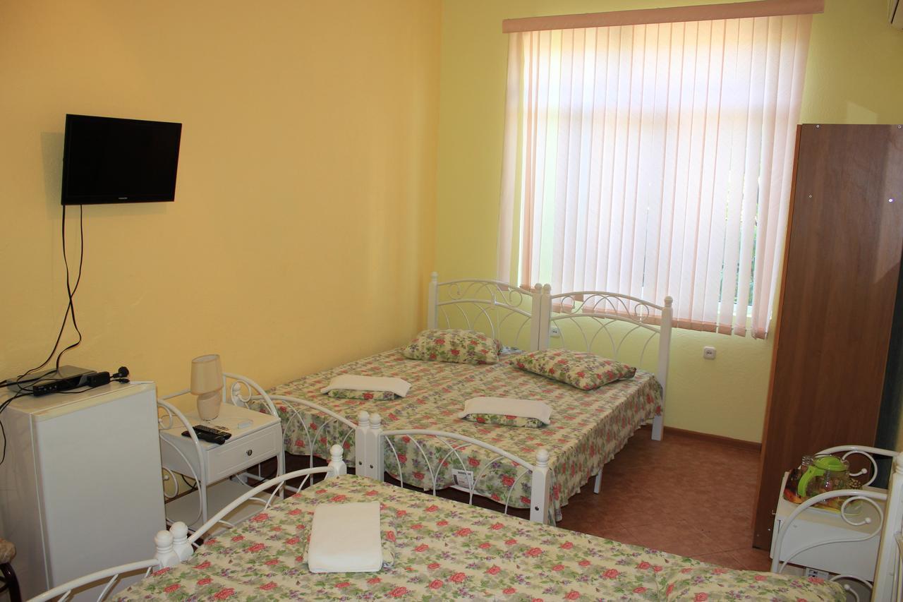Emiliya Guest House กากรา ภายนอก รูปภาพ